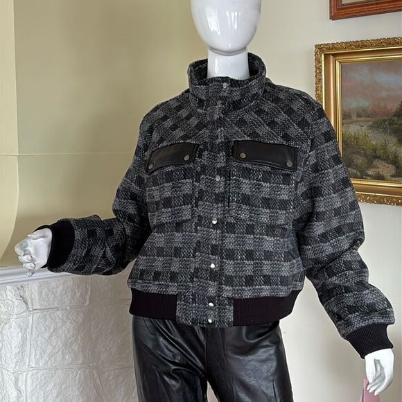 NWT Avec Les Filles Black & Grey Plaid Cropped Bomber Jacket - Picture 3 of 15